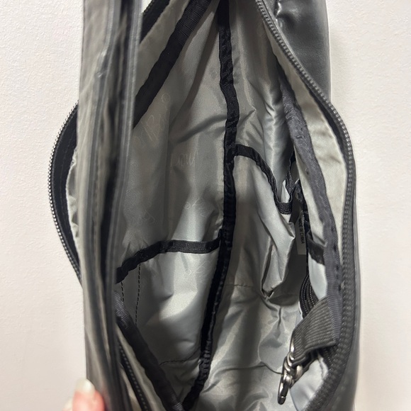 AmeriBag | Leather sling shoulder bag - Picture 6 of 16